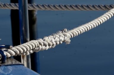 Rand vom Boot und Seil zur Befestigung