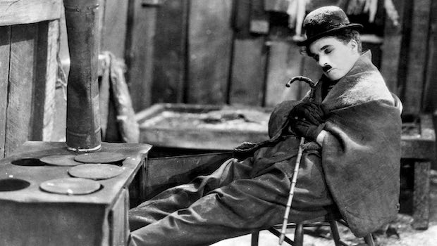 Charlie Chaplin schlafend Stuhl Film