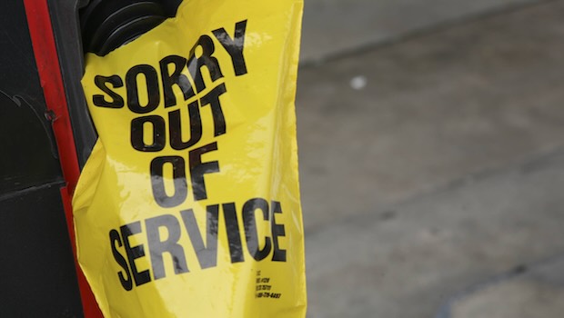 Gelbe Tüte mit Sorry Out of Service