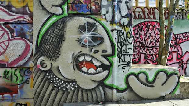 Graffiti Hauswand Comic Kopf