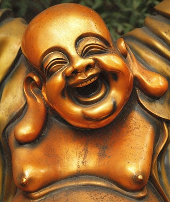 bronzener lachender Buddha
