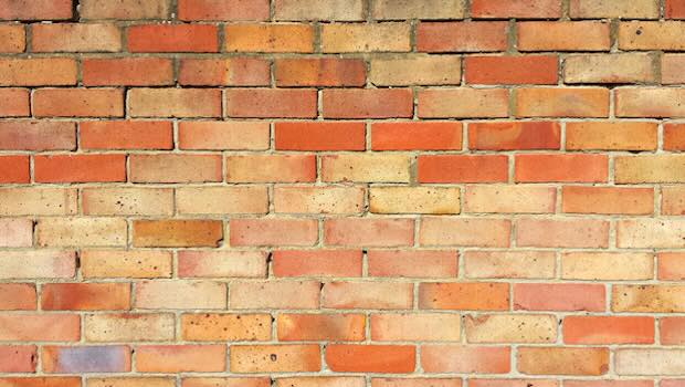 Mauer aus Ziegeln