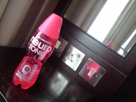 Flasche mit rosa Neuro Sonic Drink