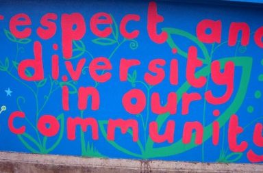 Respect Diversity Schrift Mauer pink